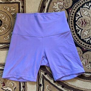 Lululemon 6” Align Shorts in Dark Lavender - size 4
